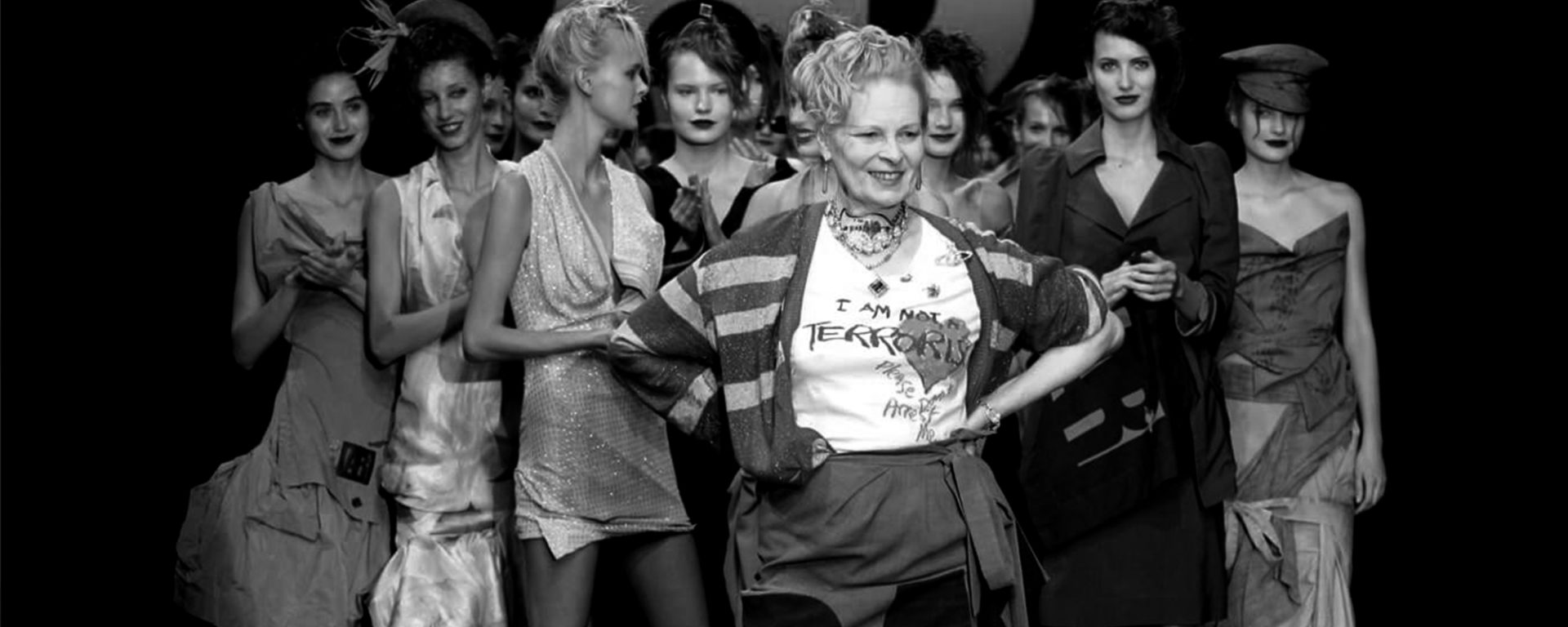 maksimere Seaside elleve ICONS: Vivienne Westwood "End of punk to fashion designer of the year"