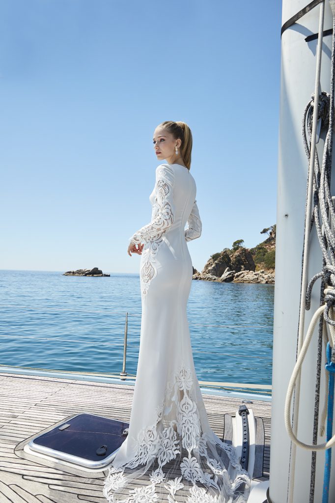 Vestidos de novia de manga Lisos y minimalistas