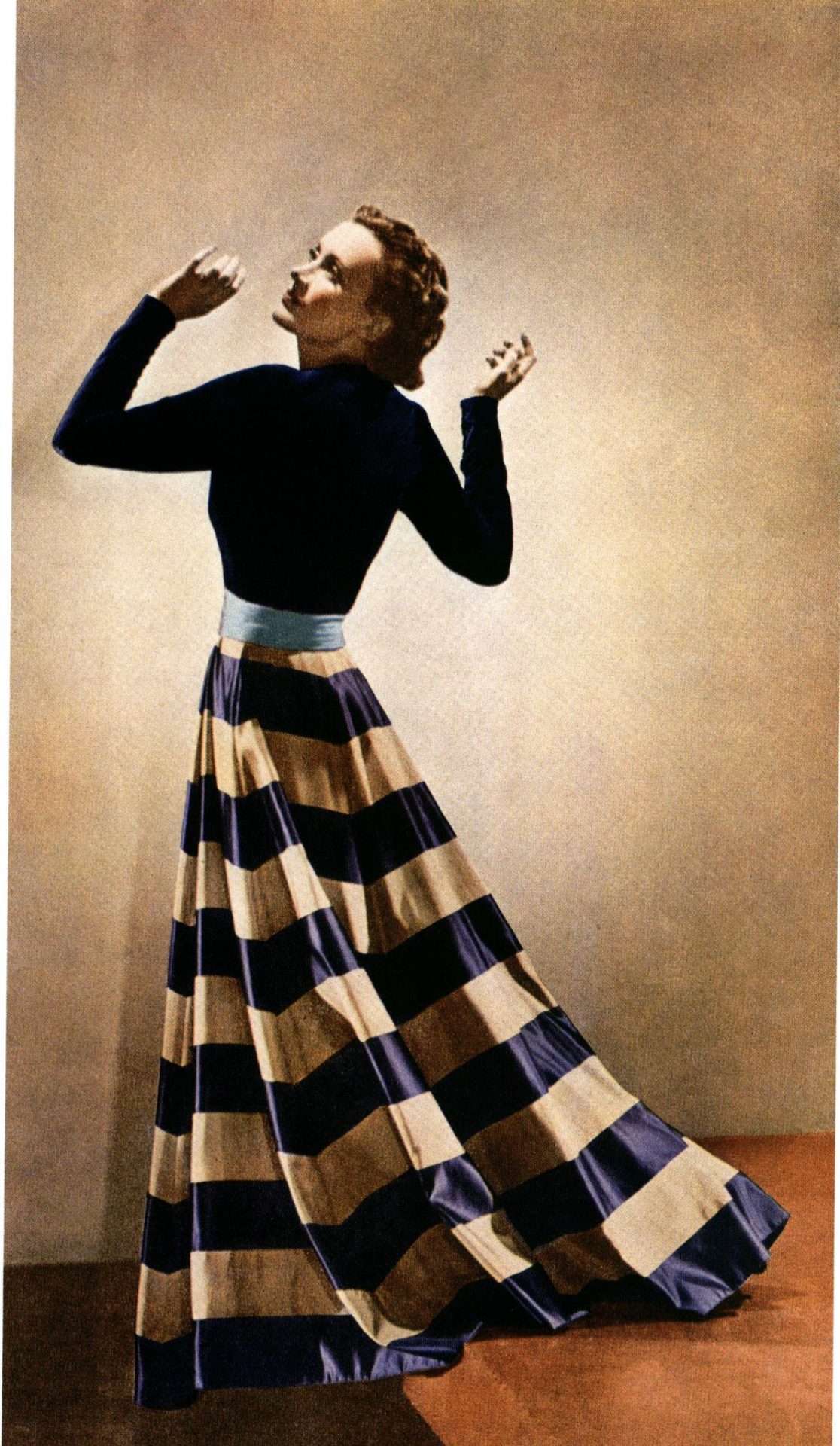 50s silhouette dress