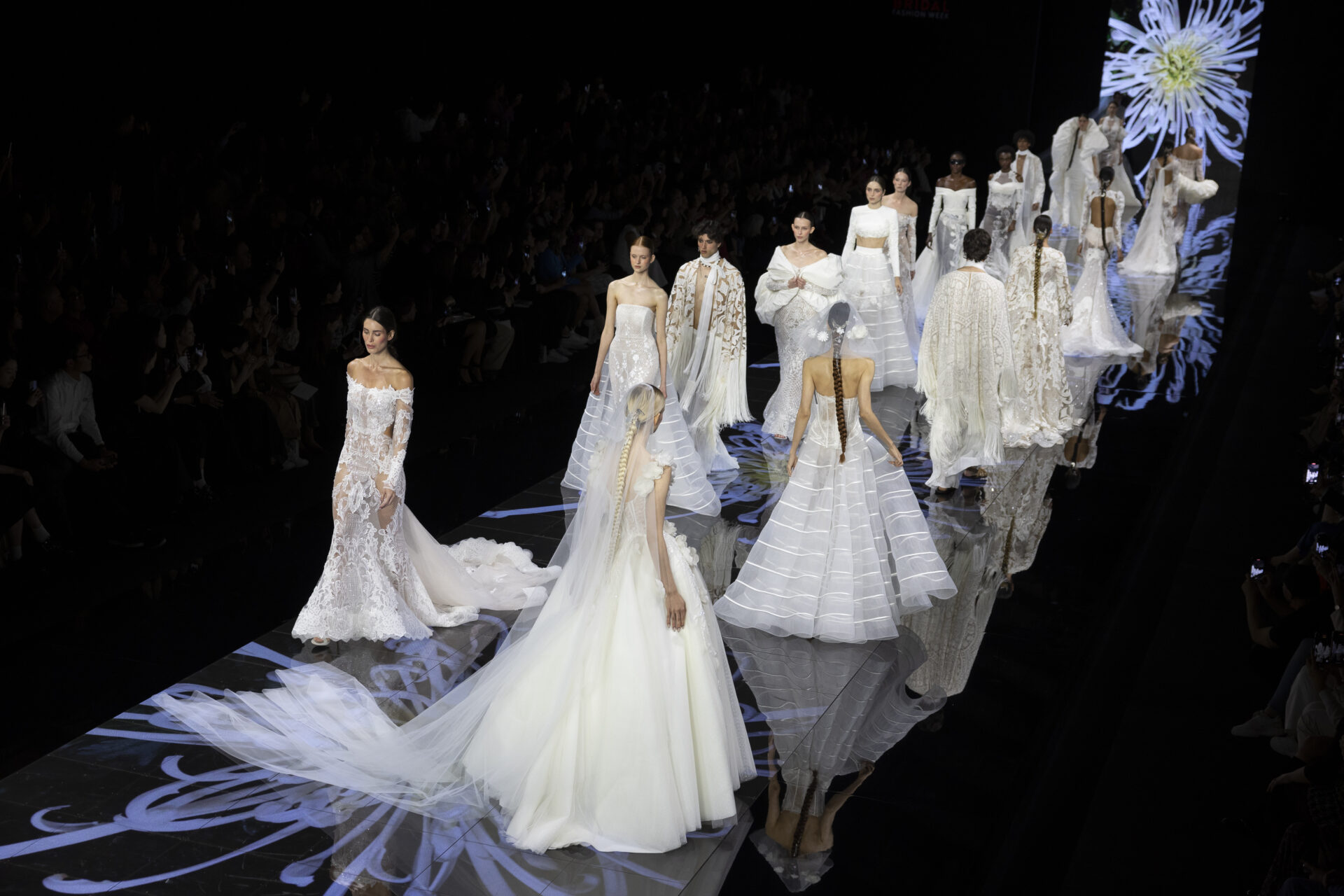 ACTITUD LA COLECCIÓN DE NOVIA 2024 DE YOLANCRIS